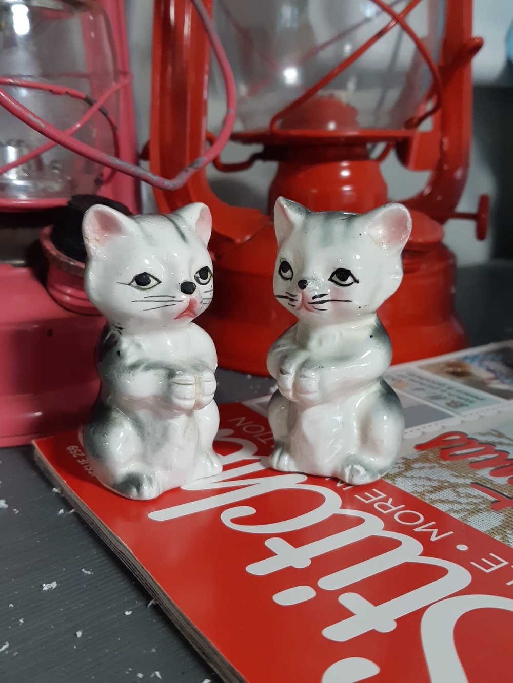 Vintage White and Gray Ceramic Cat Salt and Pepper Shaker Set